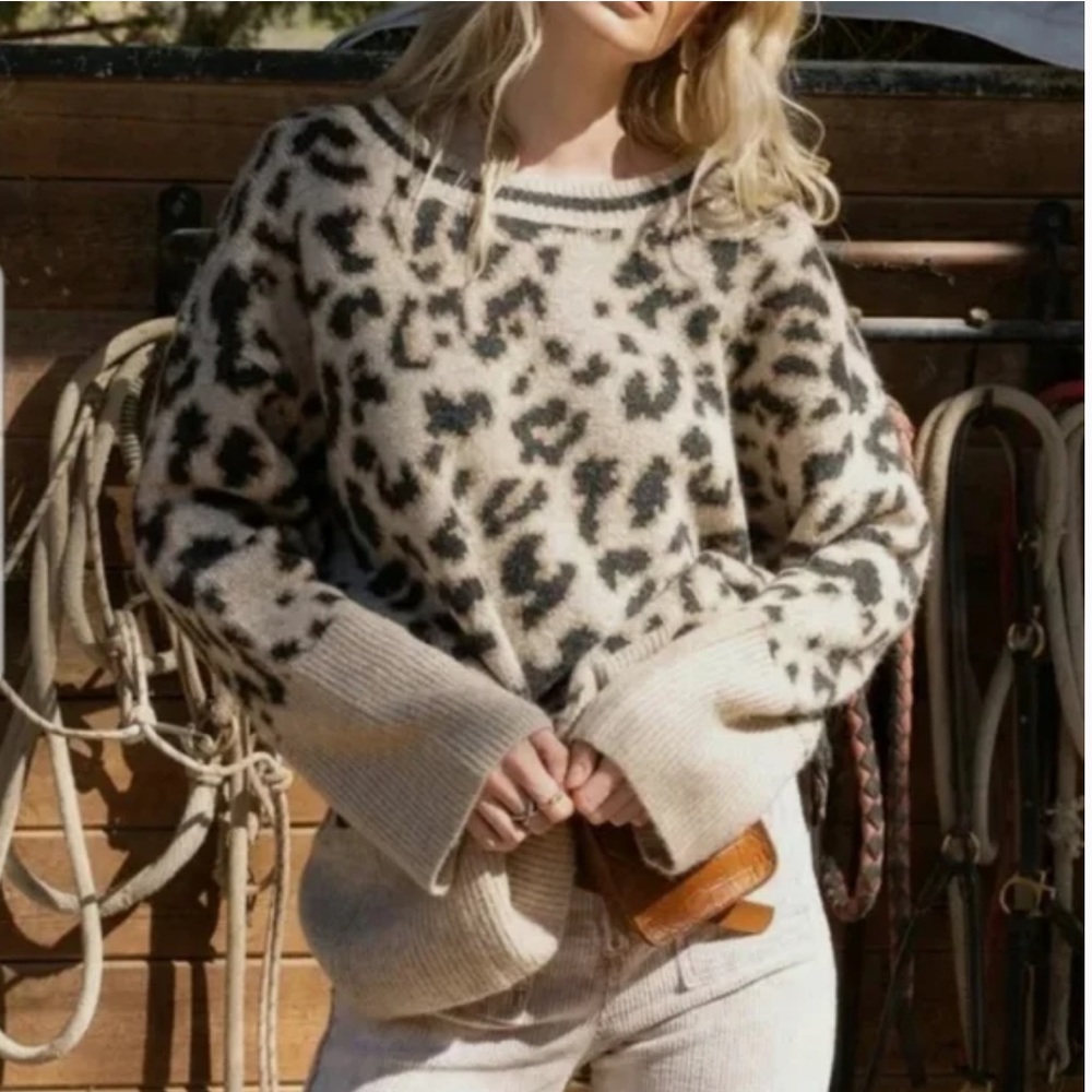 POL leopard print pullover tunic sweater size small